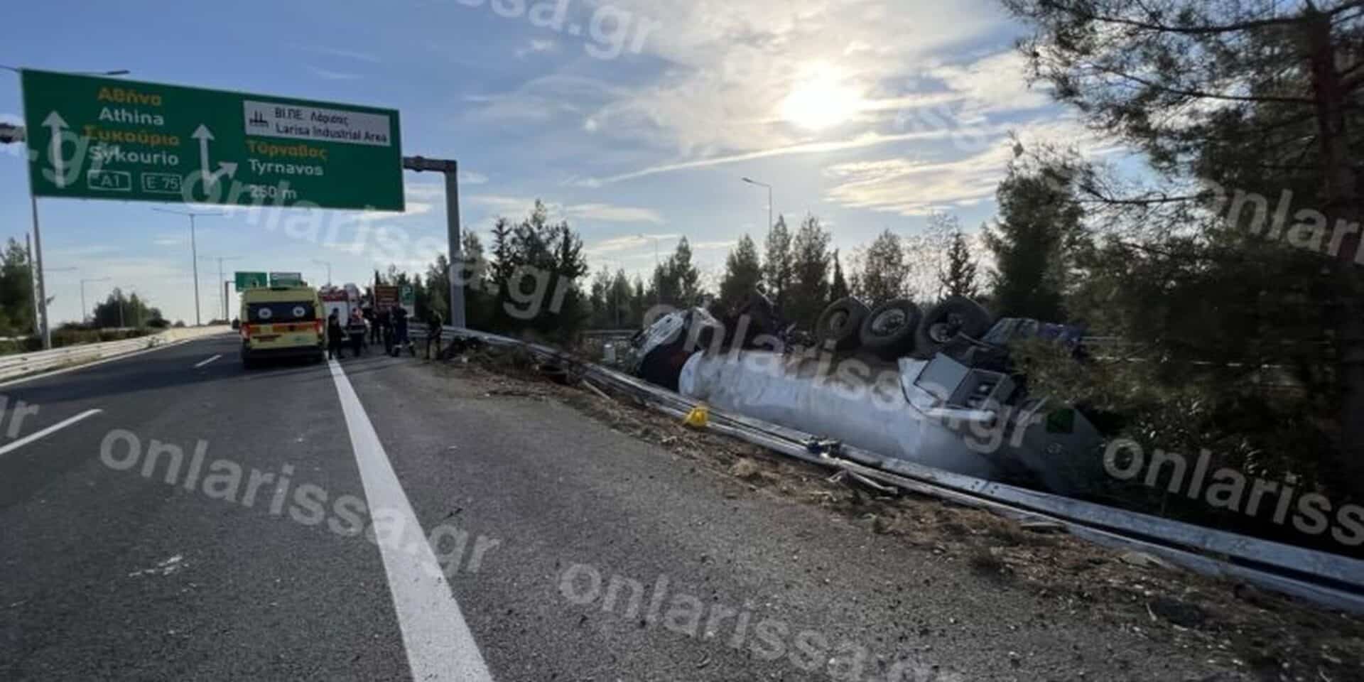 Το βυτιοφόρο που τούμπαρε στη Λάρισα