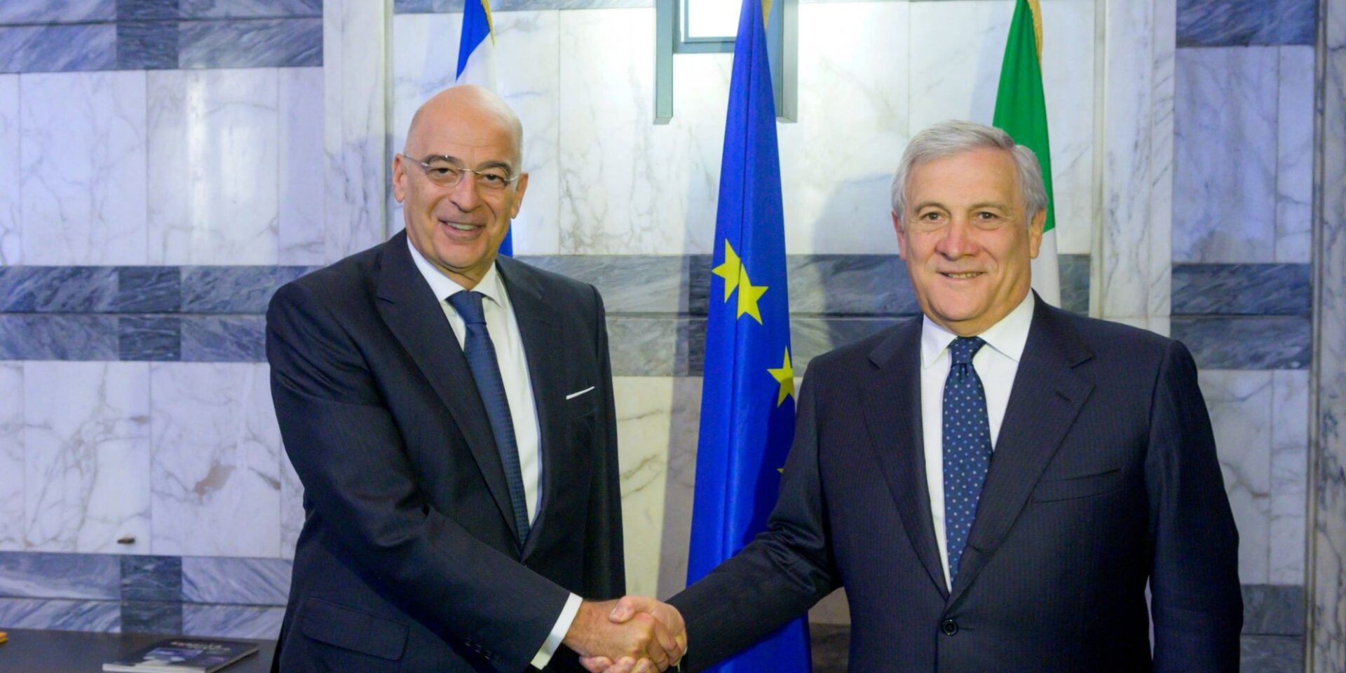 O Νίκος Δένδιας μαζί με τον υπουργό Εξωτερικών της Ιταλίας, Αντόνιο Ταγιάνι