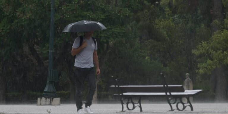 Καιρός: «Έπεσαν πάνω από 100 τόνοι νερού» – Πότε εκτονώνονται τα έντονα καιρικά φαινόμενα