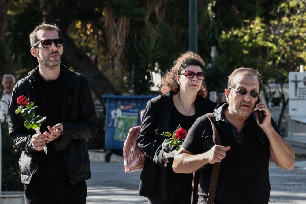 kideia zervou 3 - Ηλίας Ζερβός: Θλίψη στην κηδεία του ηθοποιού (εικόνες)
