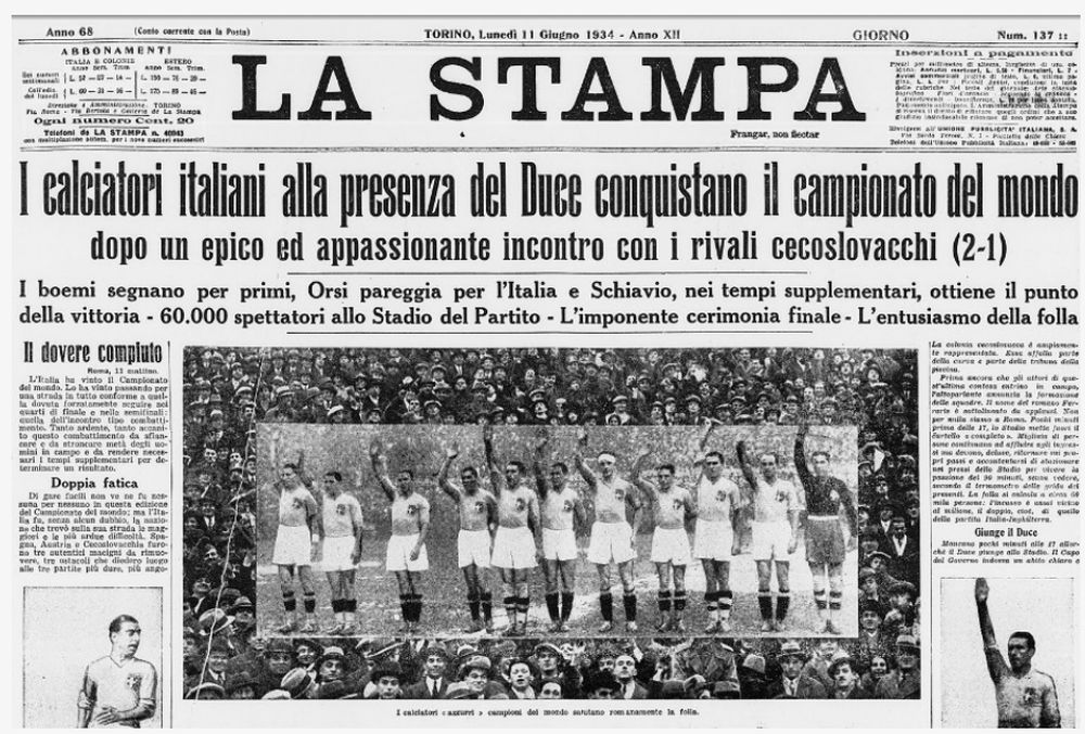 Πρωτοσέλιδο του 1934 της εφημερίδας La Stampa με την ιταλική ομάδα να χαιρετά φασιστικά 
