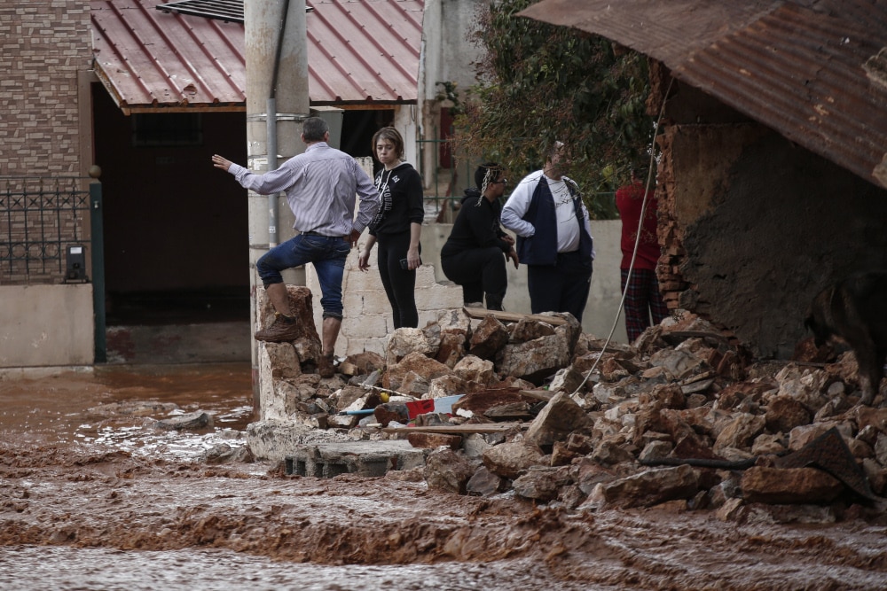 mandra 1 15 11 22 - Μάνδρα Αττικής: Πέντε χρόνια από τις φονικές πλημμύρες που έπνιξαν 24 ανθρώπους (εικόνες & βίντεο)