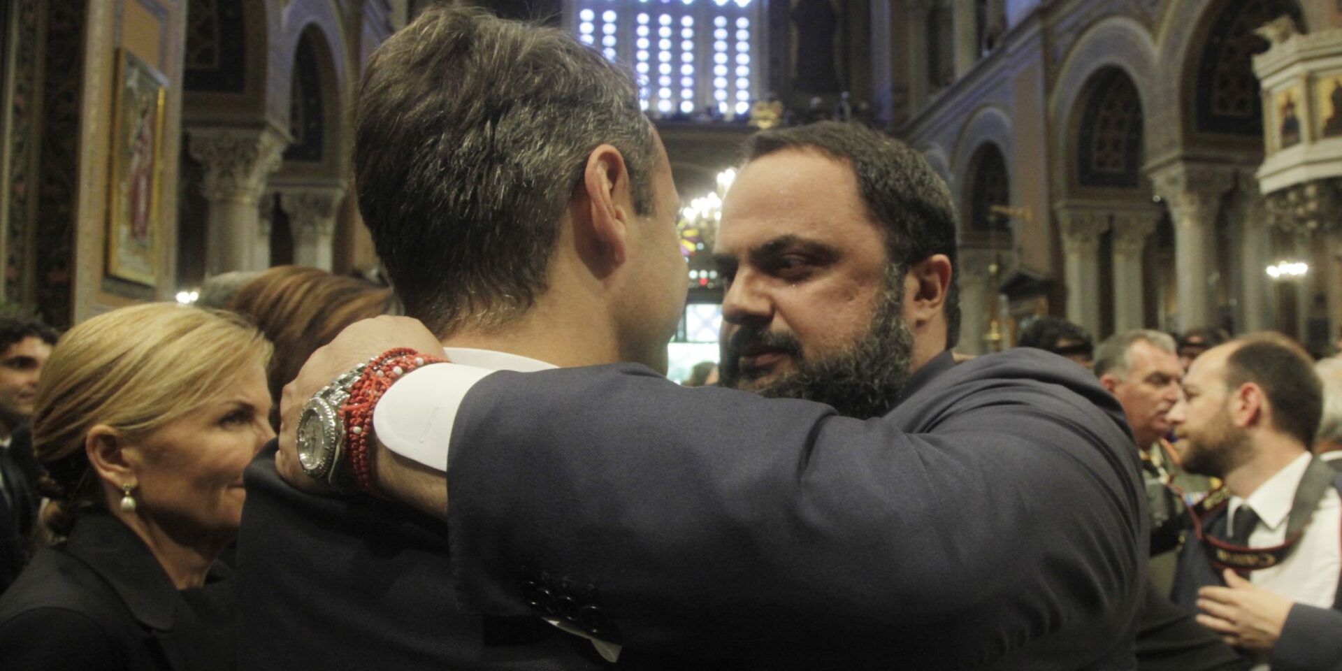 Ο πρωθυπουργός Κυριάκος Μητσοτάκης μαζί με τον Βαγγέλη Μαρινάκη