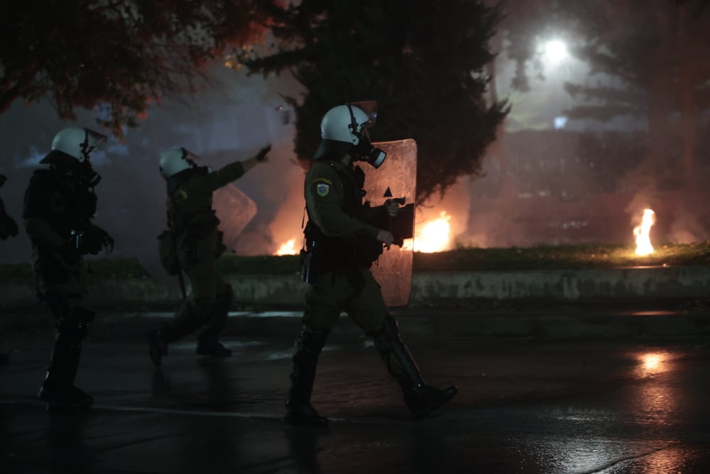 Θεσσαλονίκη: Πέντε συλλήψεις και 87 προσαγωγές για τα επεισόδια μετά τις πορείες για το Πολυτεχνείο