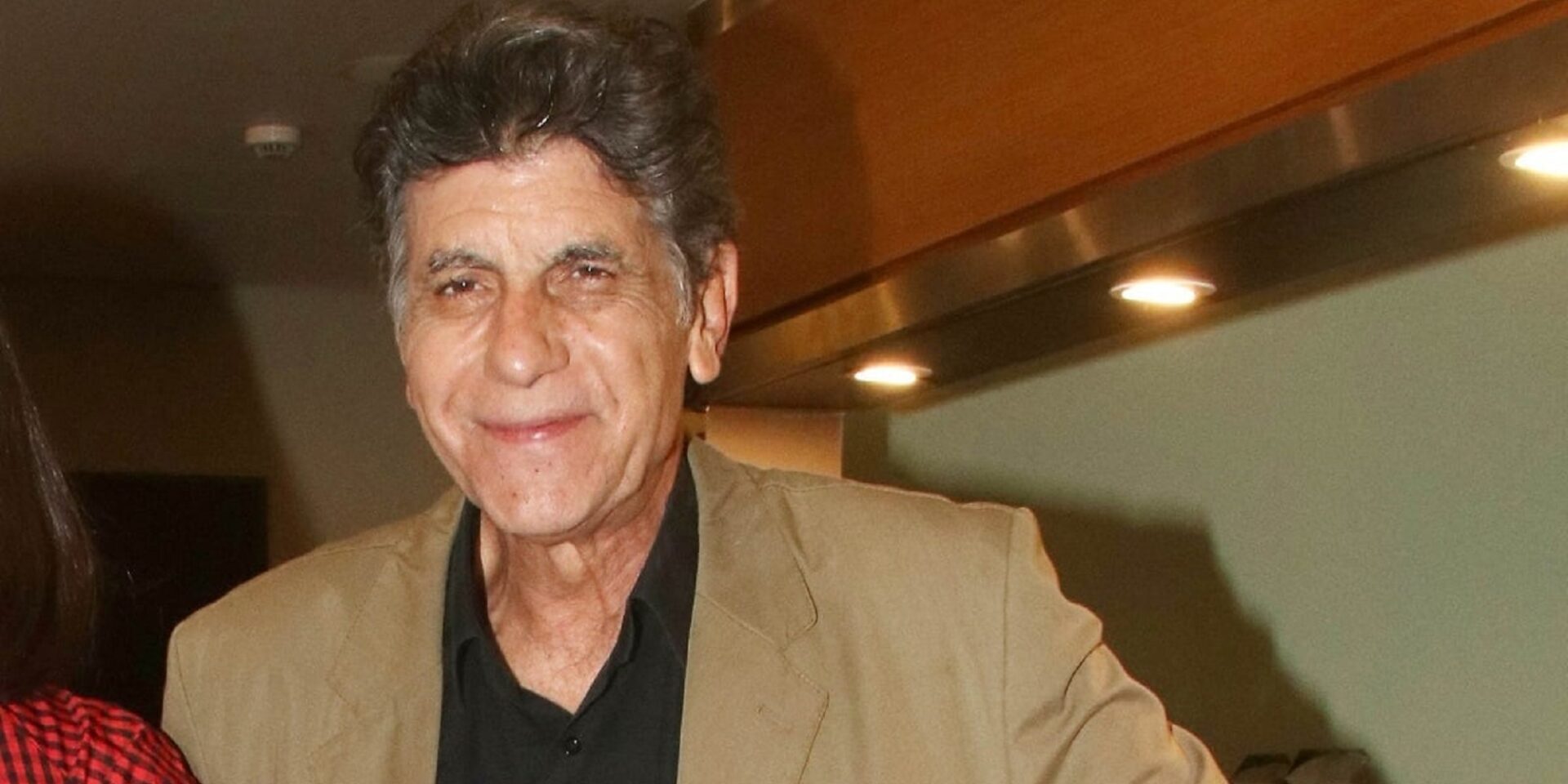 Ο γνωστός ηθοποιός Γιάννης Μπέζος