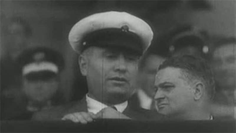 Ο Μπενίτο Μουσολίνι στις κερκίδες αγώνα κατά το Παγκόσμιο Κύπελλο του 1934