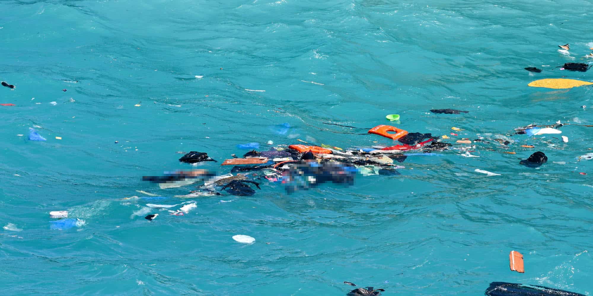 Εικόνα από ναυάγιο με μετανάστες στο Αιγαίο