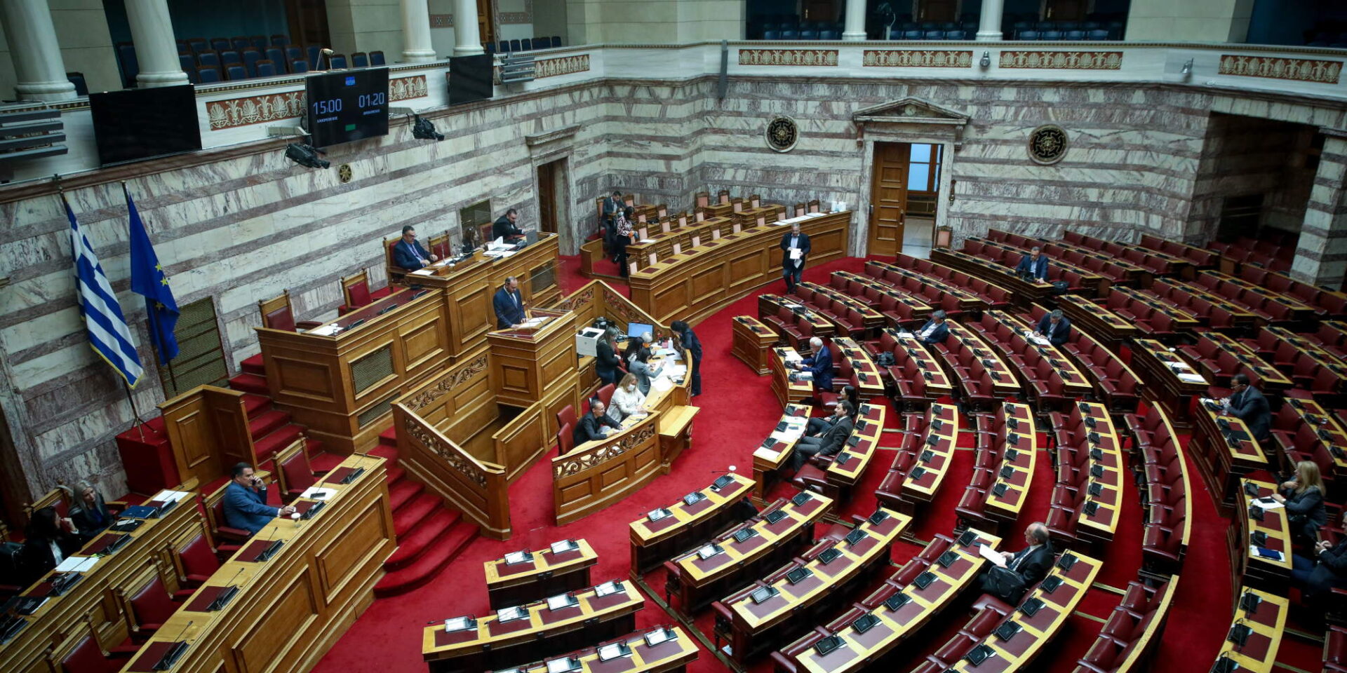 Εικόνα από την ολομέλεια της Βουλής
