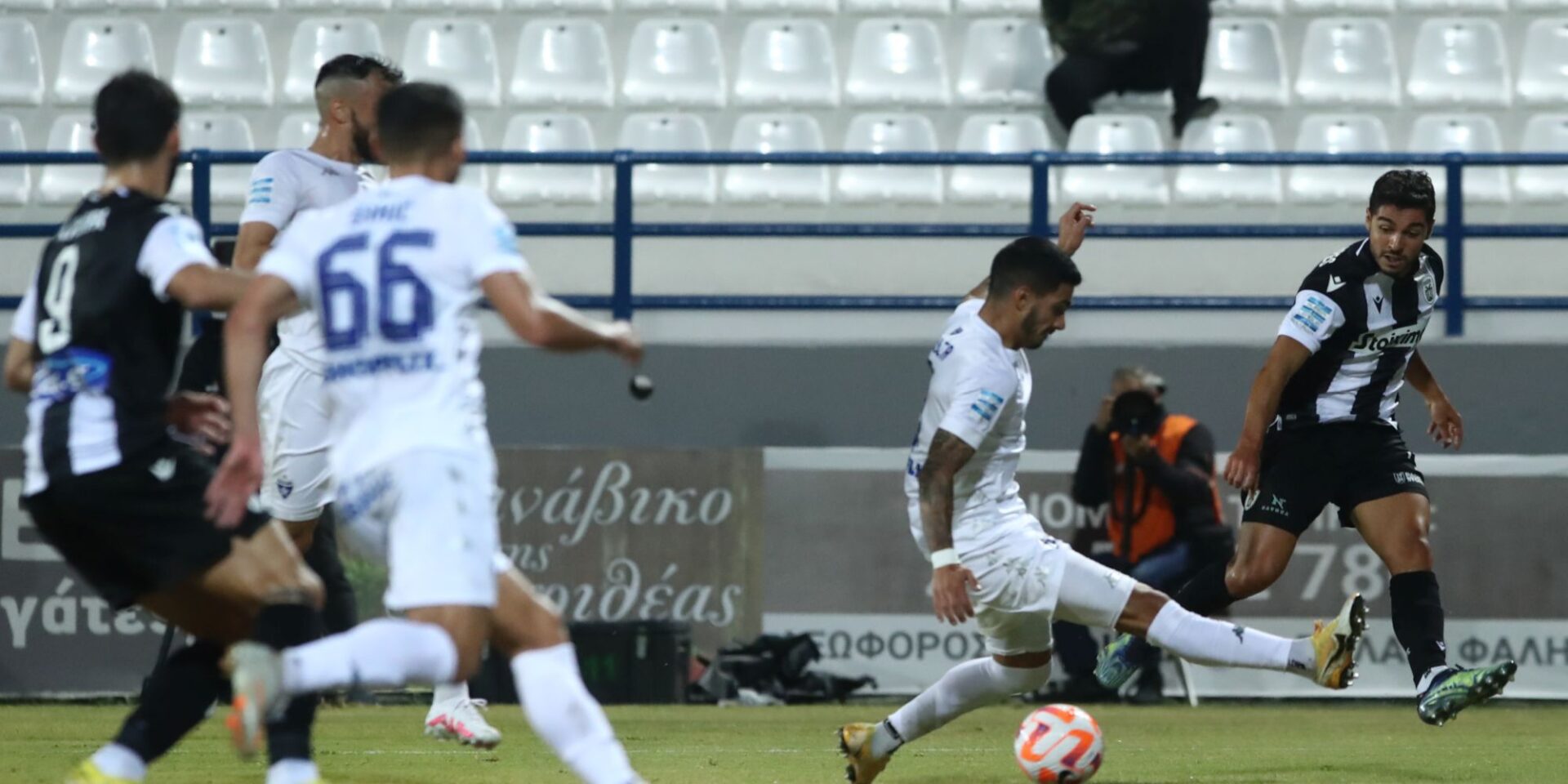 Φάση από το ΠΑΟΚ-Ιωνικός για την Super League