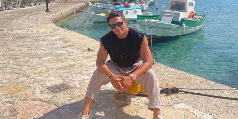 Τροχαίο είχε ο Σάββας Πούμπουρας – Έπεσε με τη μηχανή (εικόνες)