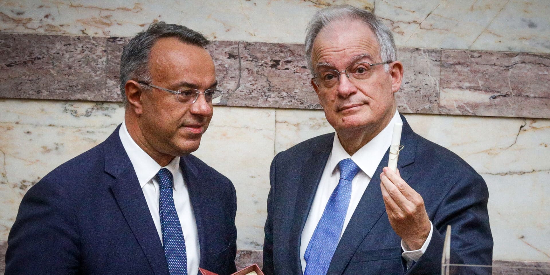 Σταϊκούρας και Τασούλας στη Βουλή