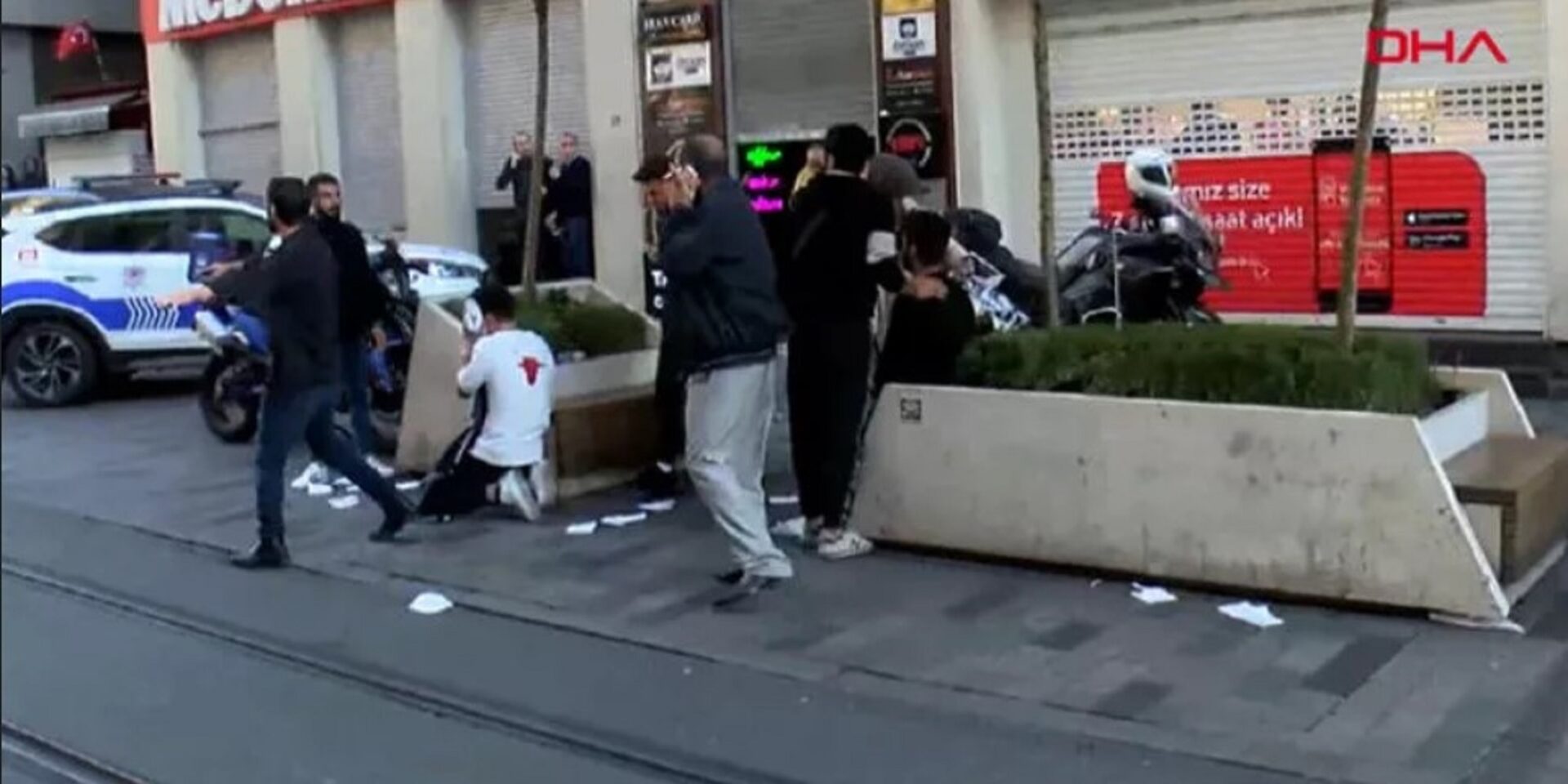 Πανικόβλητος κόσμος μετά την έκρηξη στην Κωνσταντινούπολη