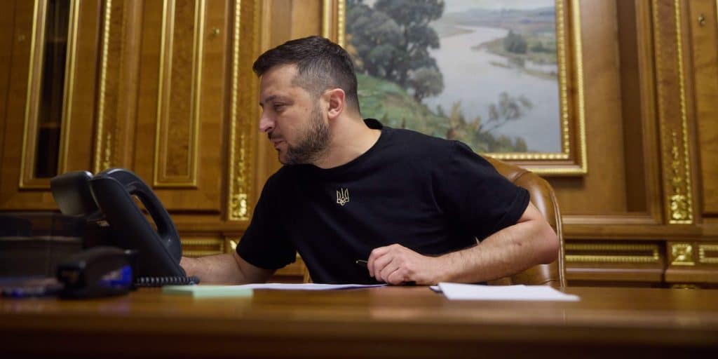 Ο Ουκρανός πρόεδρος, Βολόντιμιρ Ζελένσκι στο γραφείο του στο Κίεβο / Φωτογραφία: Twitter @ZelenskyyUa