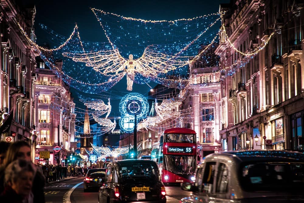 xristougenna londino - Οι 10 κορυφαίοι ευρωπαϊκοί προορισμοί για να γιορτάσεις τα Χριστούγεννα