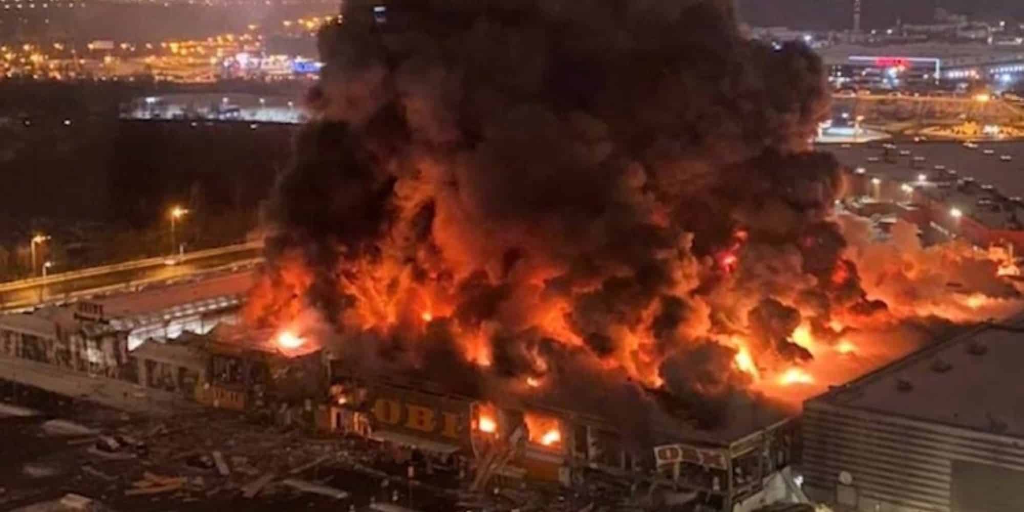 Εικόνα από τη φωτιά στο εμπορικό στη Ρωσία