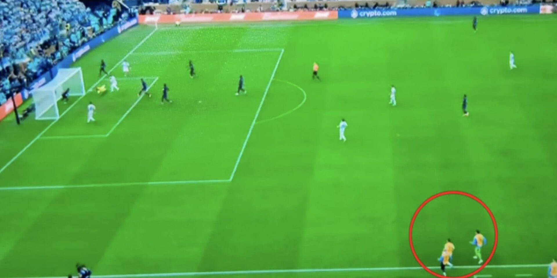Η φάση λίγο πριν ο Μέσι κάνει το 3-2 για την Αργεντινή