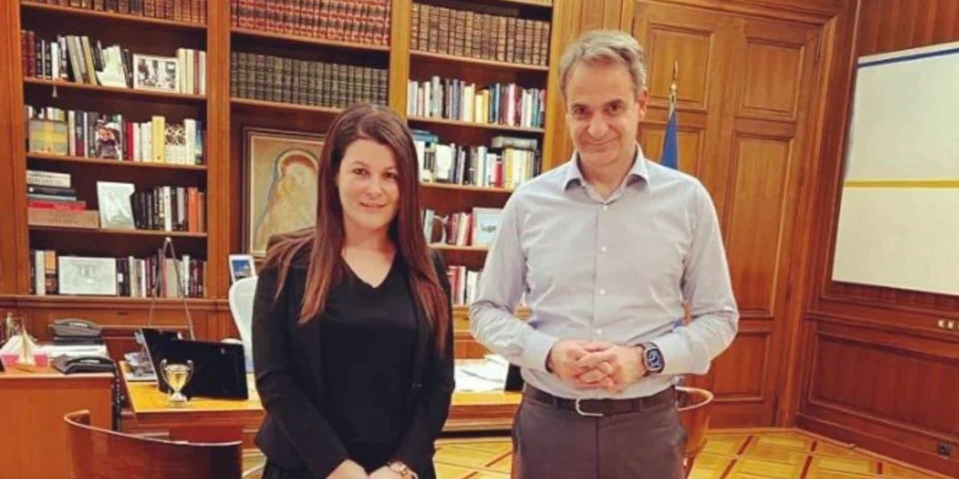 Η Ιωάννα Γκελεστάθη συναντήθηκε με τον Κυριάκο Μητσοτάκη στο Μέγαρο Μαξίμου