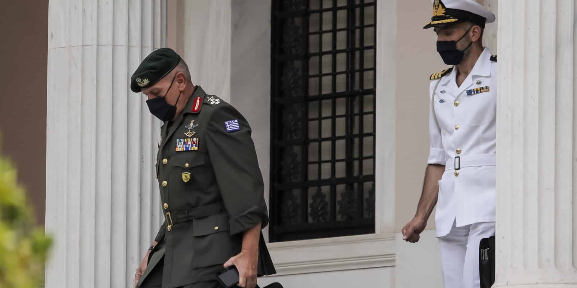 Ο αρχηγός ΓΕΕΘΑ Κωνσταντίνος Φλώρος κατά την έξοδό του από τη συνεδρίαση του ΚΥΣΕΑ