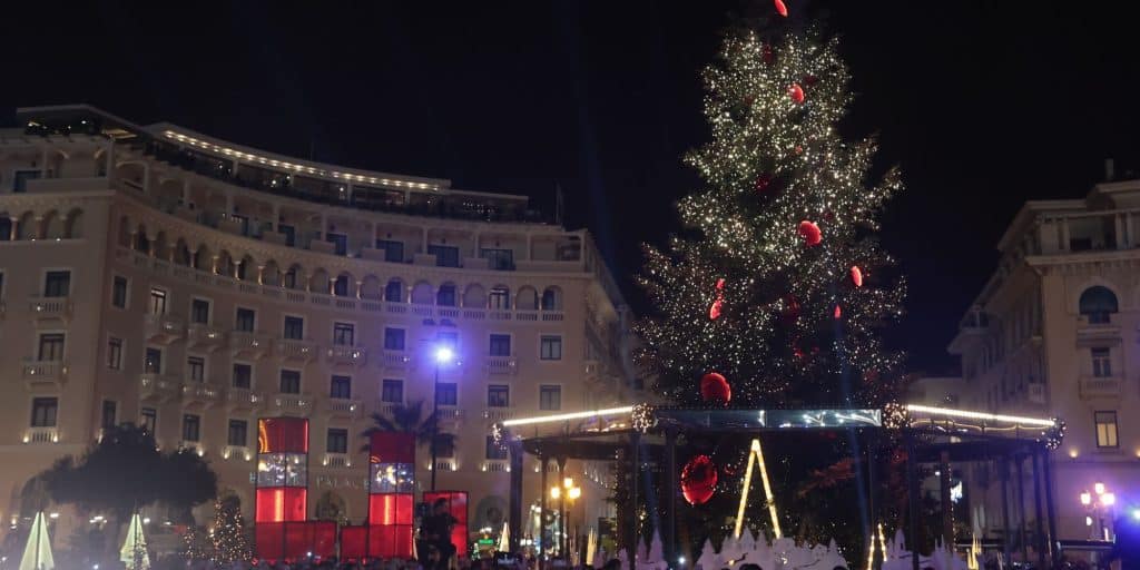 Φωταγώγηση χριστουγεννιάτικου δέντρου στη Θεσσαλονίκη
