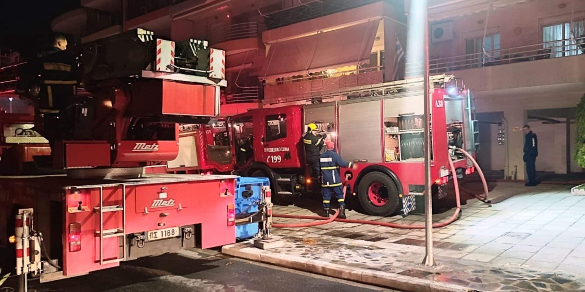 Εικόνα από το σημείο της φωτιάς στον Βόλο