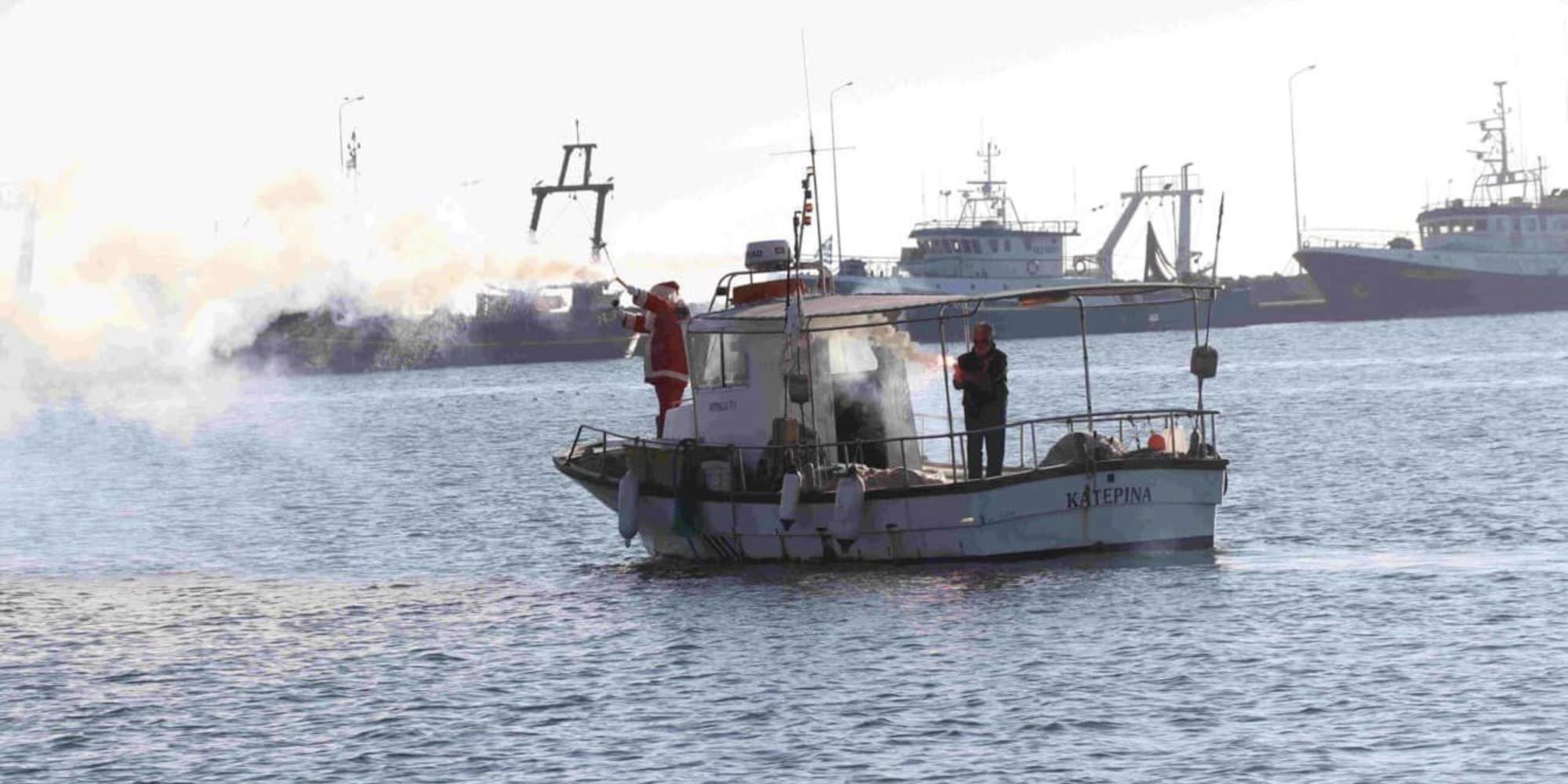 Άγιος Βασίλης φέρνει την Πρωτοχρονιά στη Θεσσαλονίκη δια θαλάσσης