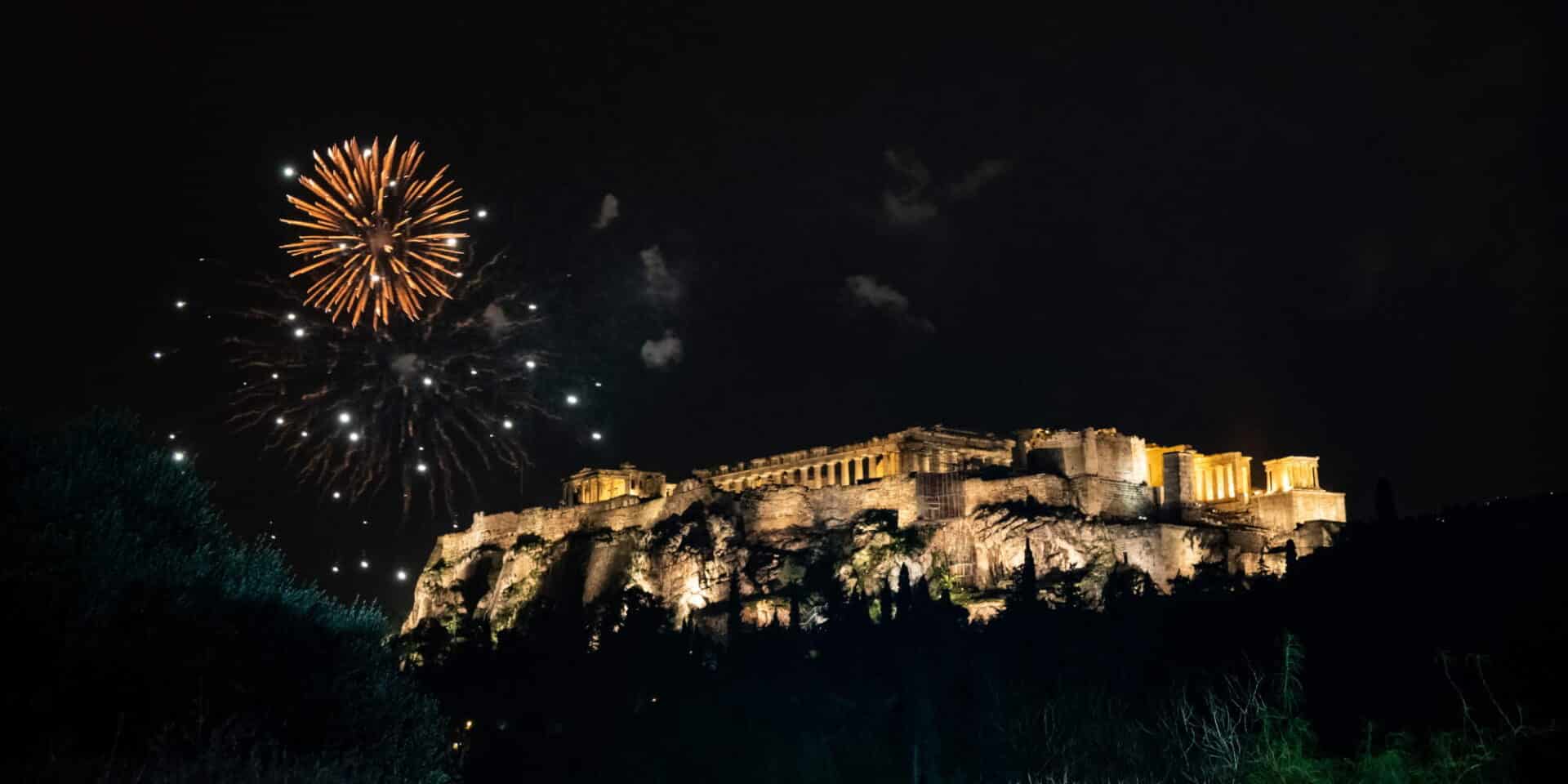 Πυροτεχνήματα πάνω από την Ακρόπολη
