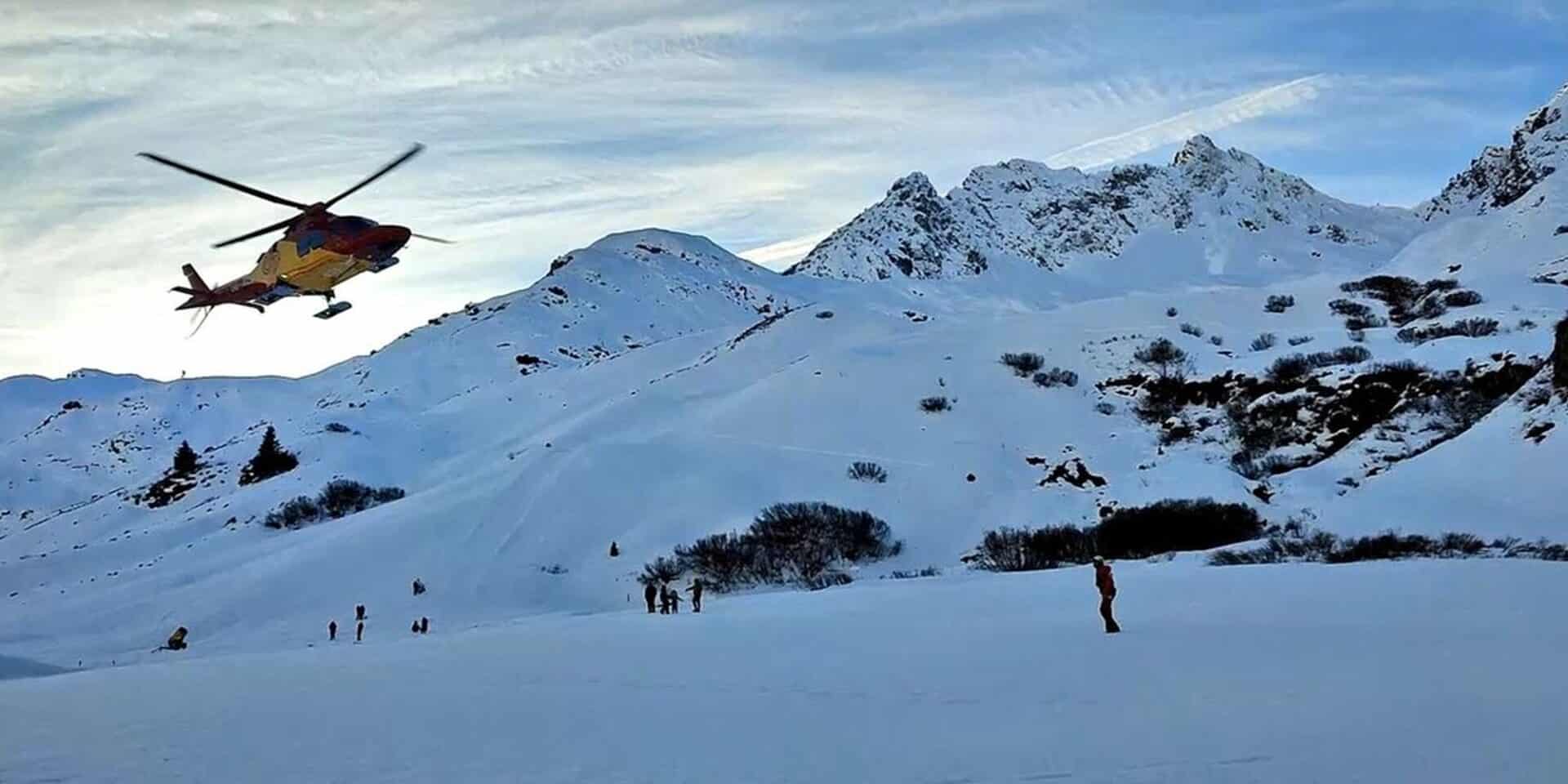 Έρευνες για σκιέρ που θάφτηκαν από χιονοστιβάδα στις Άλπεις