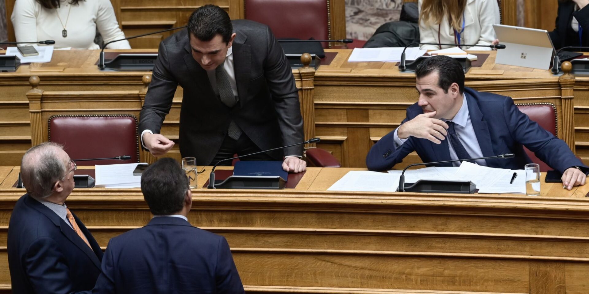 Ένταση με Κώστα Σκρέκα και βουλευτές της ΝΔ