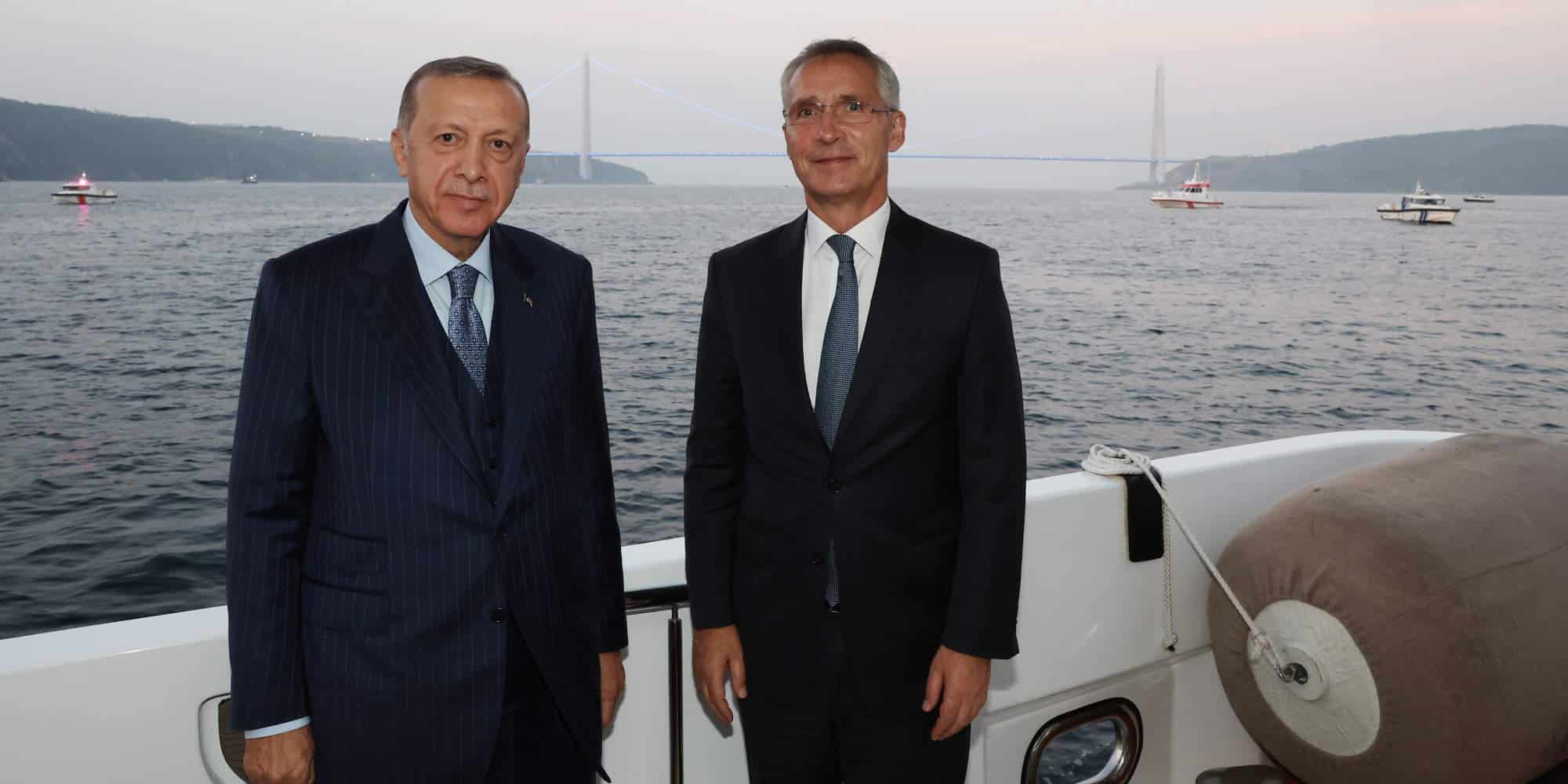 Ο Τούρκος πρόεδρος Ρετζέπ Ταγίπ Ερντογάν, με τον γγ του ΝΑΤΟ, Γενς Στόλτενμπεγκ