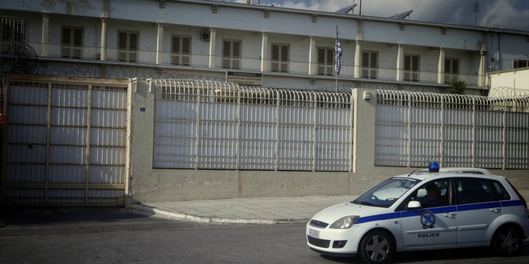 Γυναίκα κρεμάστηκε στις φυλακές Κορυδαλλού – Συνελήφθησαν δύο σωφρονιστικοί υπάλληλοι