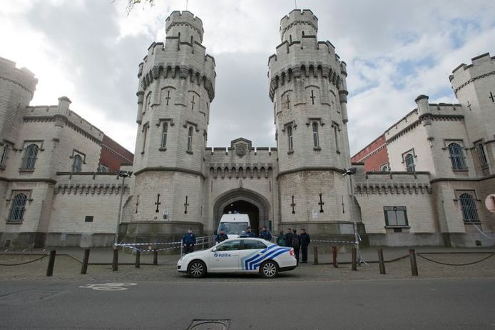 Στις φυλακές υψίστης ασφαλείας, Σεν Ζιλ, στις Βρυξέλλες η Εύα Καϊλή