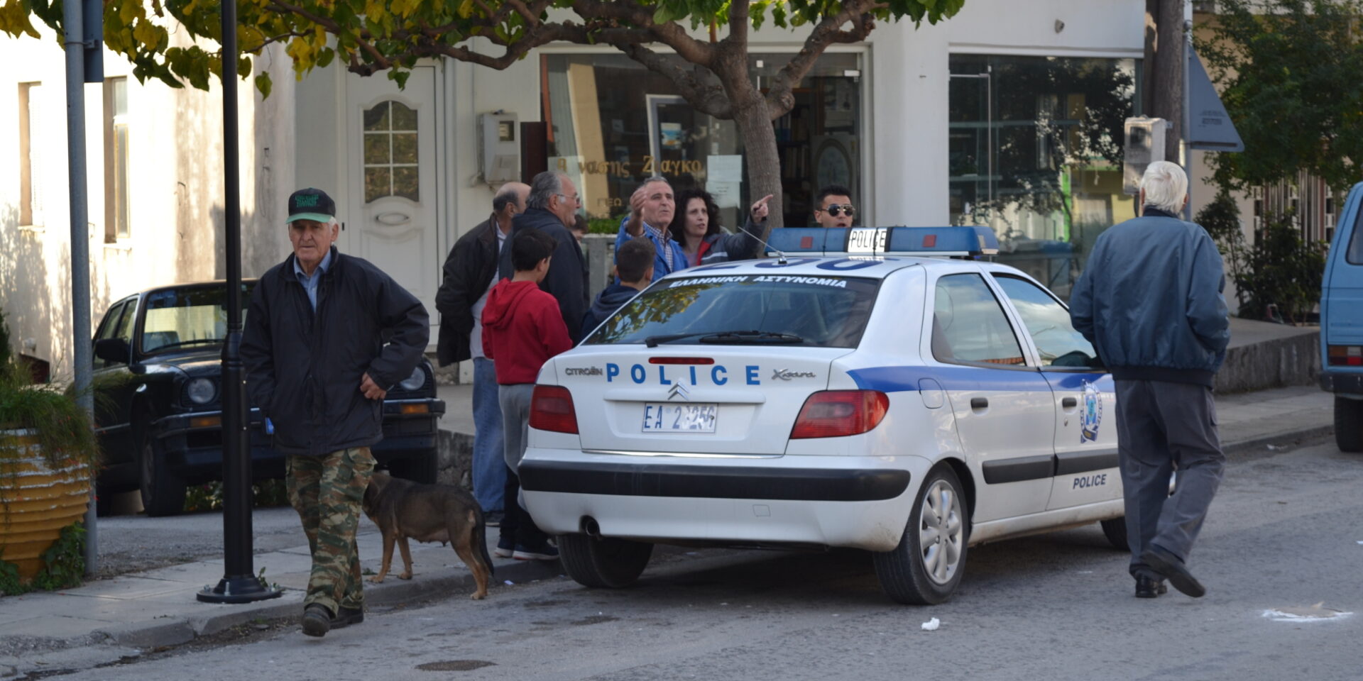 Ληστεία με χειροβομβίδα σε τράπεζα στην Αργυρούπολη