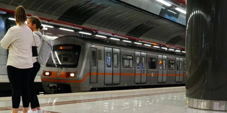 Απεργία: Ολοκληρώθηκαν οι συγκεντρώσεις στο κέντρο της Αθήνας – Άνοιξαν οι δρόμοι, πώς θα κινηθούν τα MMM μέχρι το βράδυ