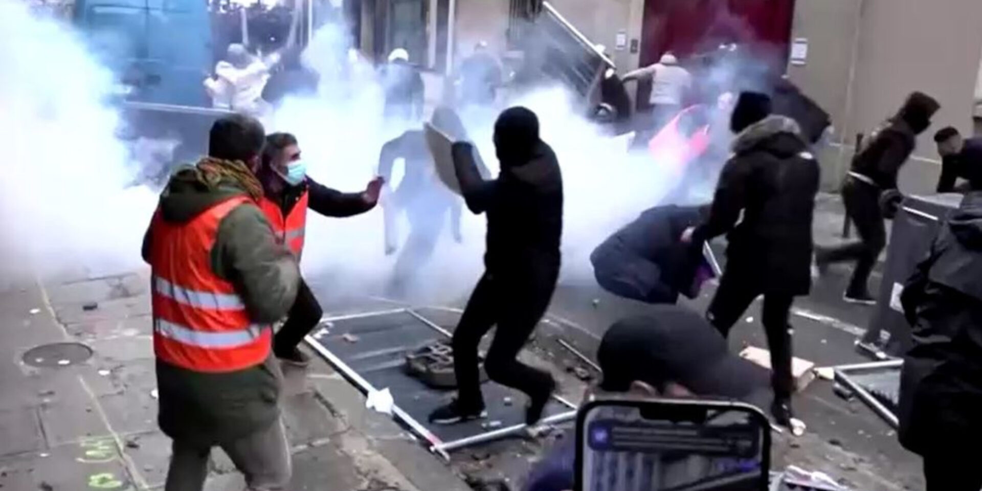Νέα επεισόδια στο Παρίσι
