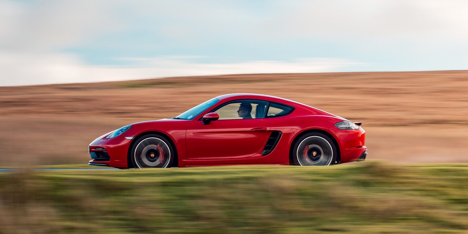 Η Porsche 718 Cayman