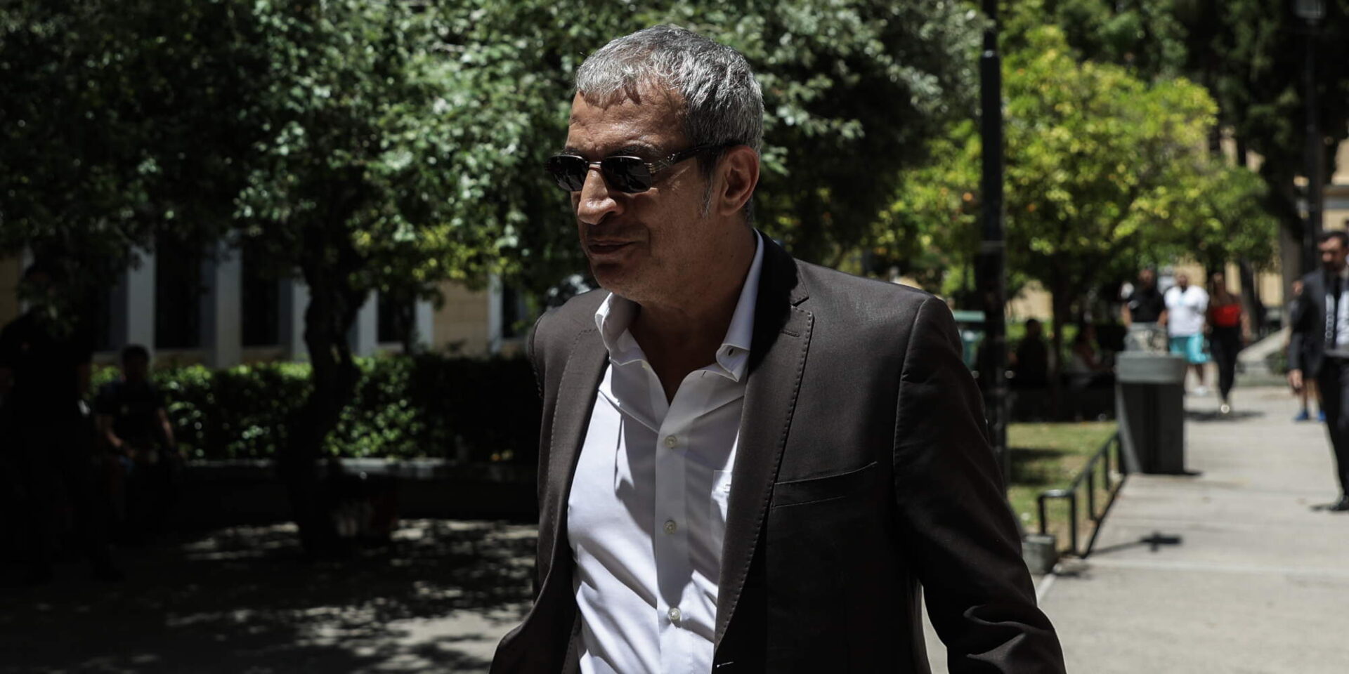 Ο τραγουδιστής Θέμης Αδαμαντίδης