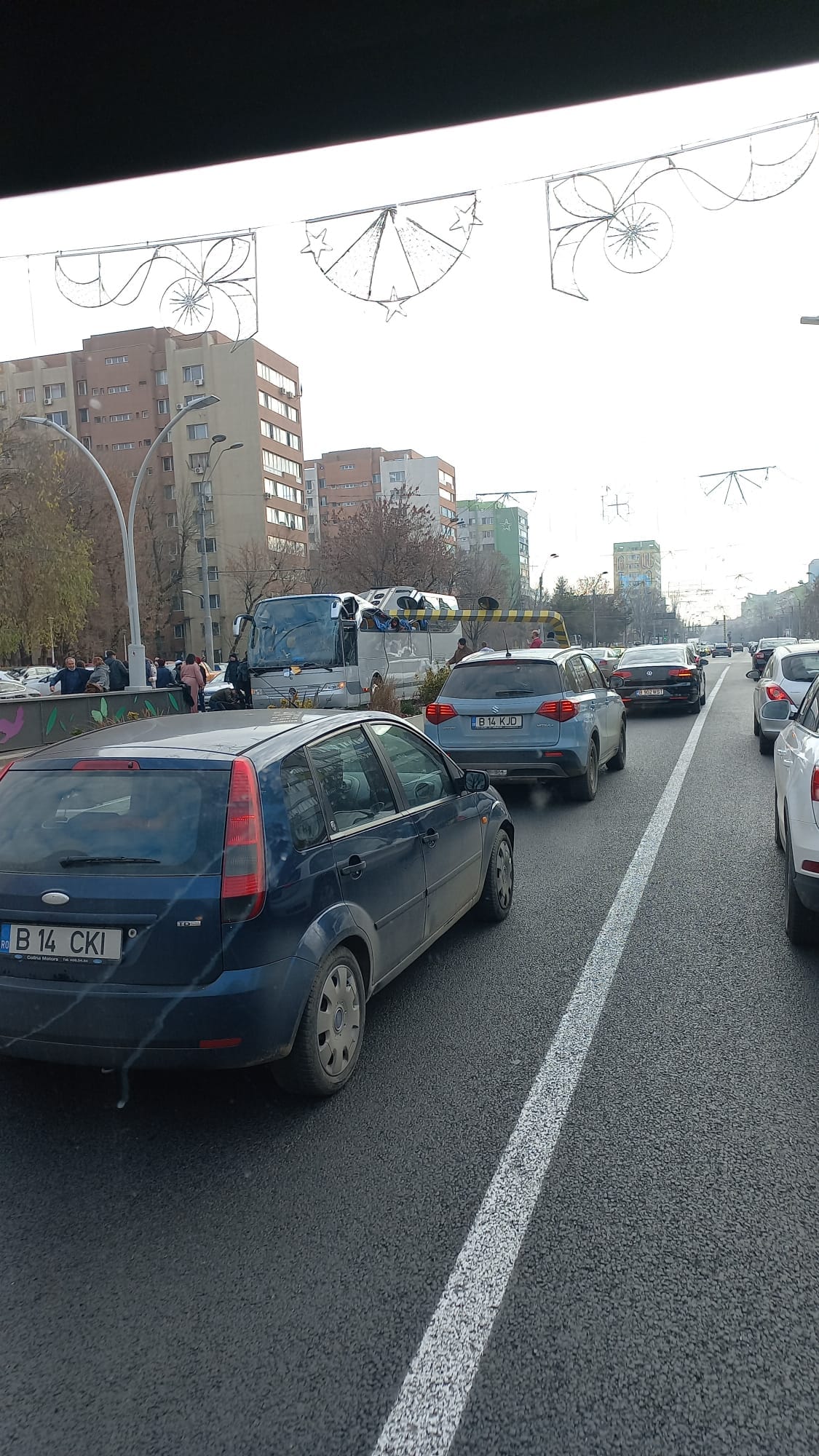 troxaio voukouresti 1 - Τροχαίο-σοκ στη Ρουμανία με λεωφορείο που μετέφερε 47 Έλληνες - Ένας νεκρός, 23 τραυματίες (εικόνες & βίντεο)
