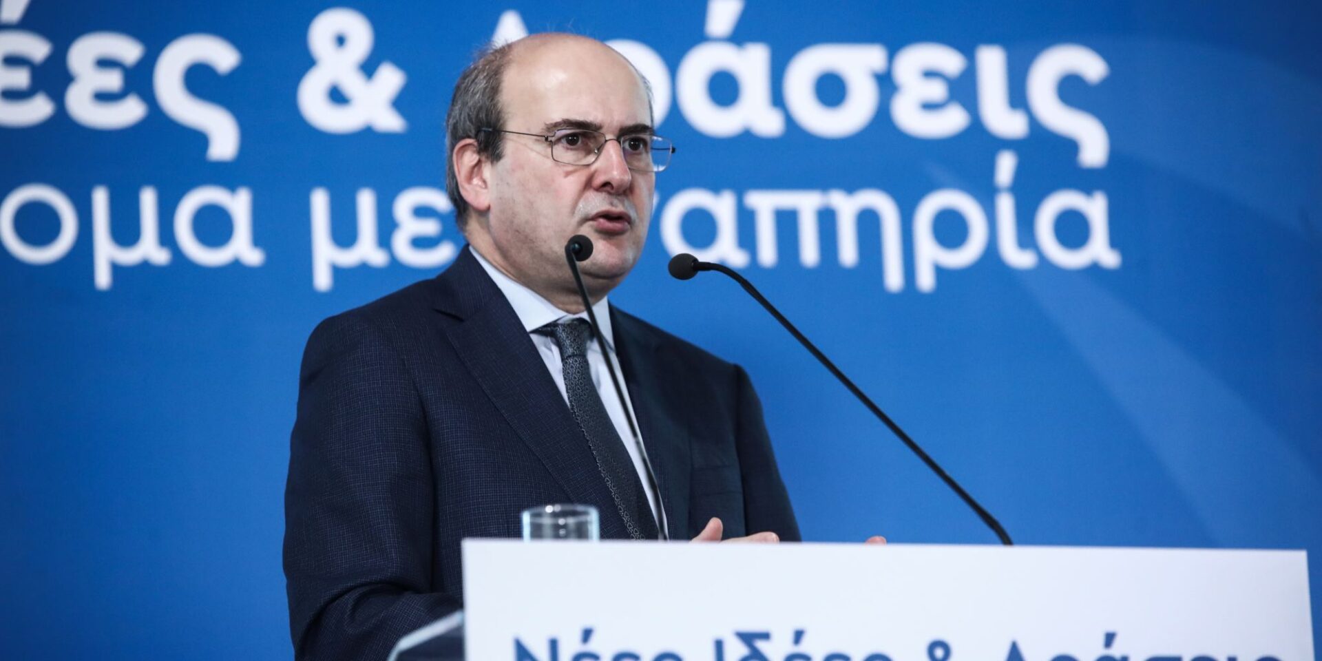Ο Κωστής Χατζηδάκης