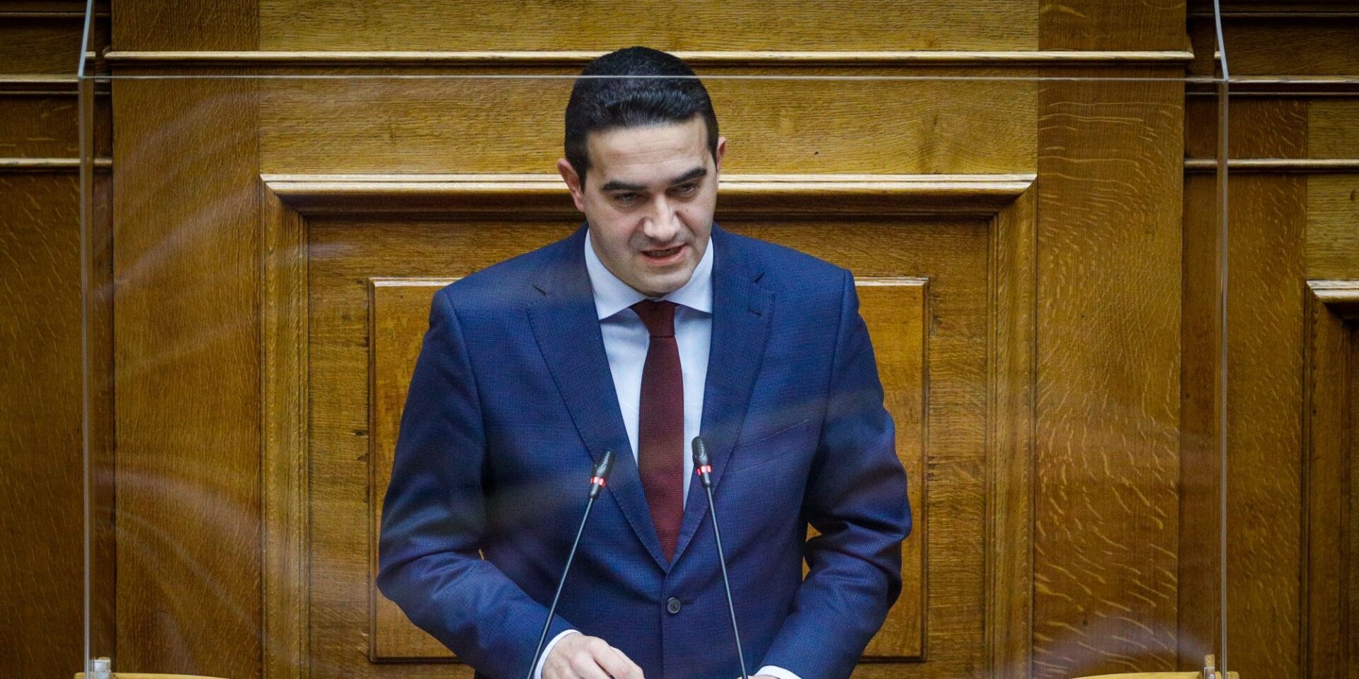 Ο Μιχάλης Κατρίνης στην Ολομέλεια της Βουλής