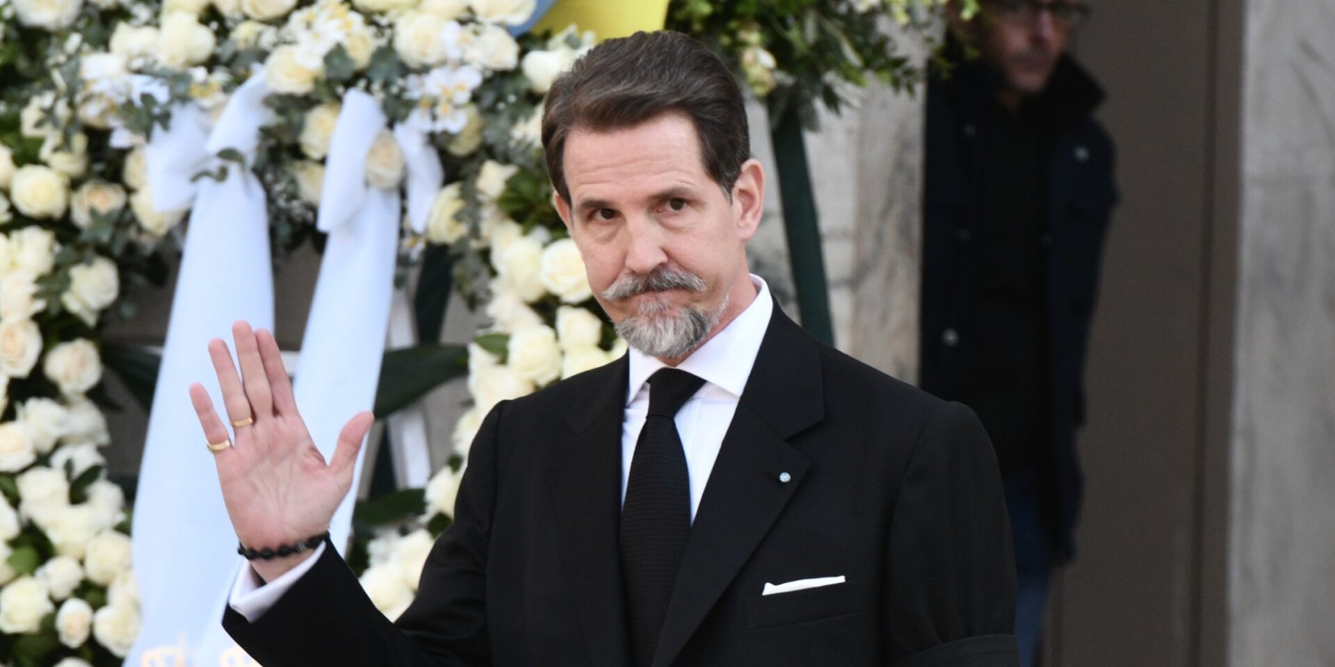 O Παύλος Γλύξμπουργκ στη κηδεία του πατέρα του
