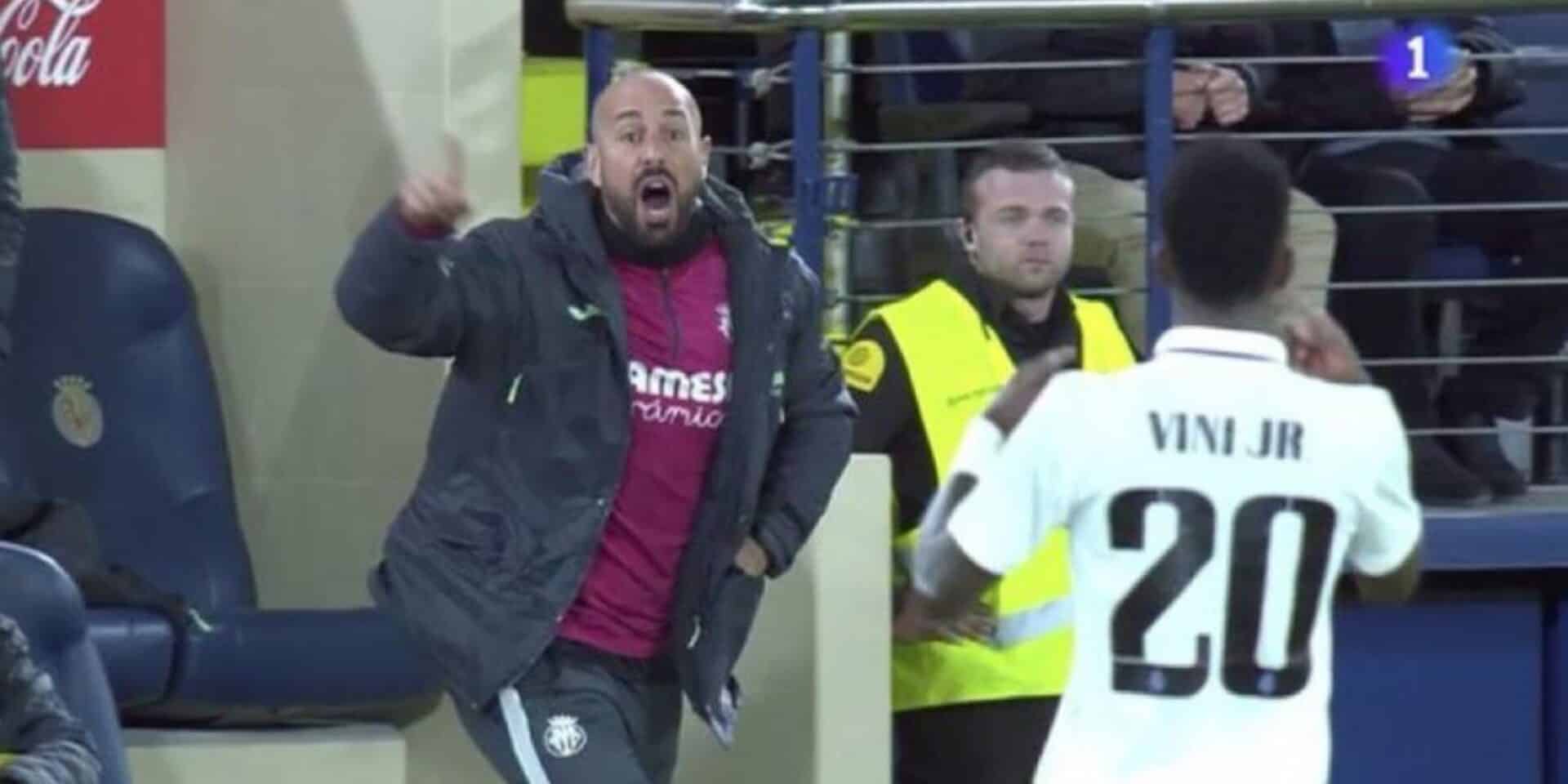 Η στιγμή που ο Πέπε Ρέινα μιλάει με τον Βινίσιους