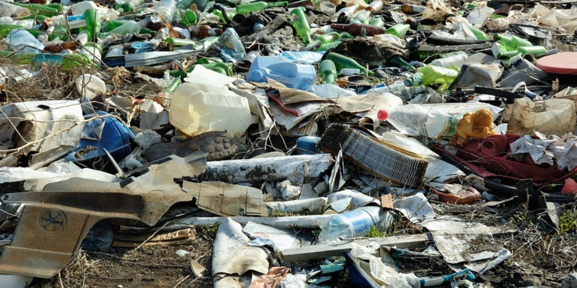 Πρωτοποριακό: Επιστήμονες μετατρέπουν πλαστικά και αέρια του θερμοκηπίου σε ανανεώσιμα καύσιμα