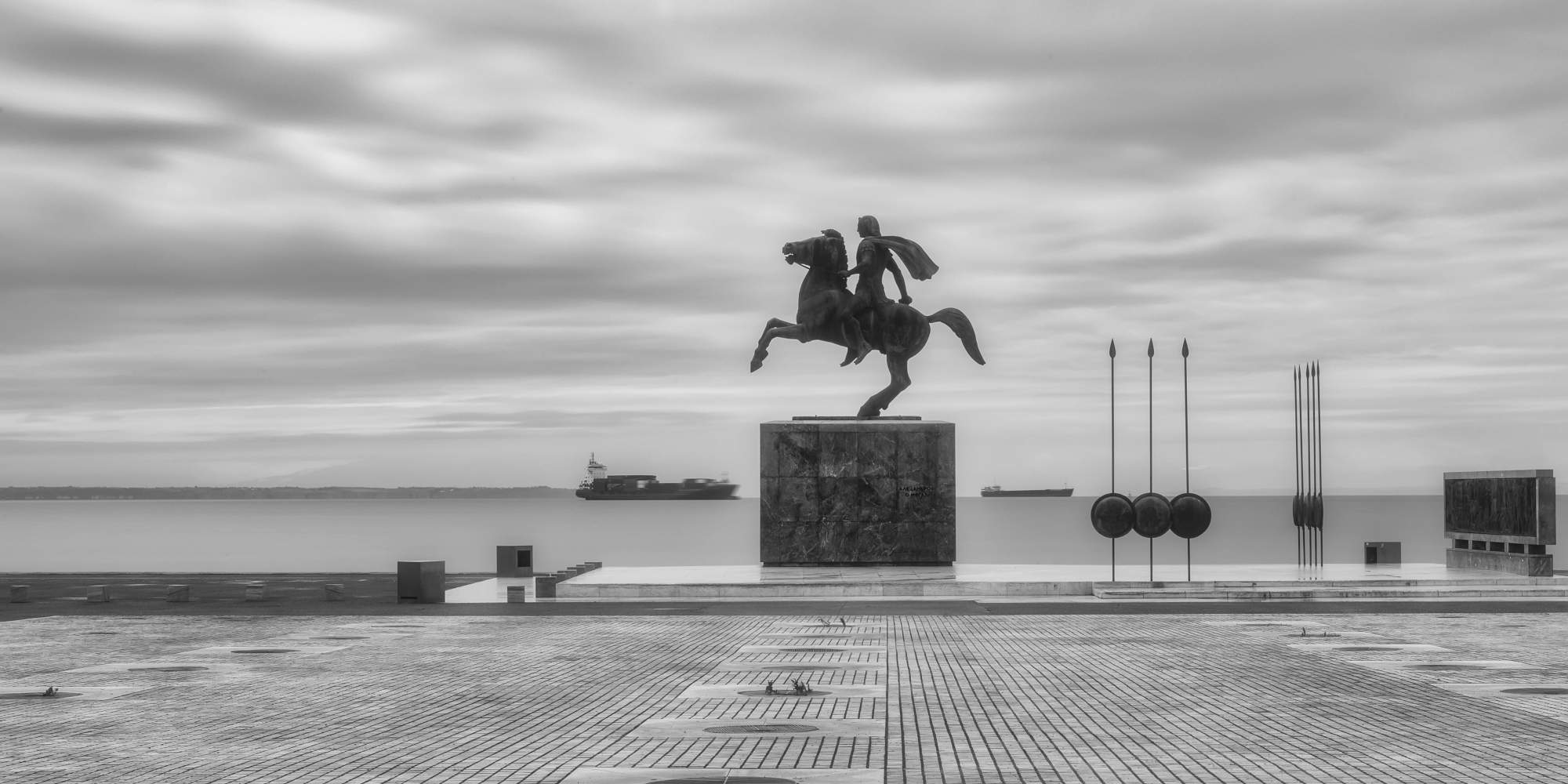 Το άγαλμα στην παραλία του Μεγάλου Αλεξάνδρου στην Θεσσαλονίκη