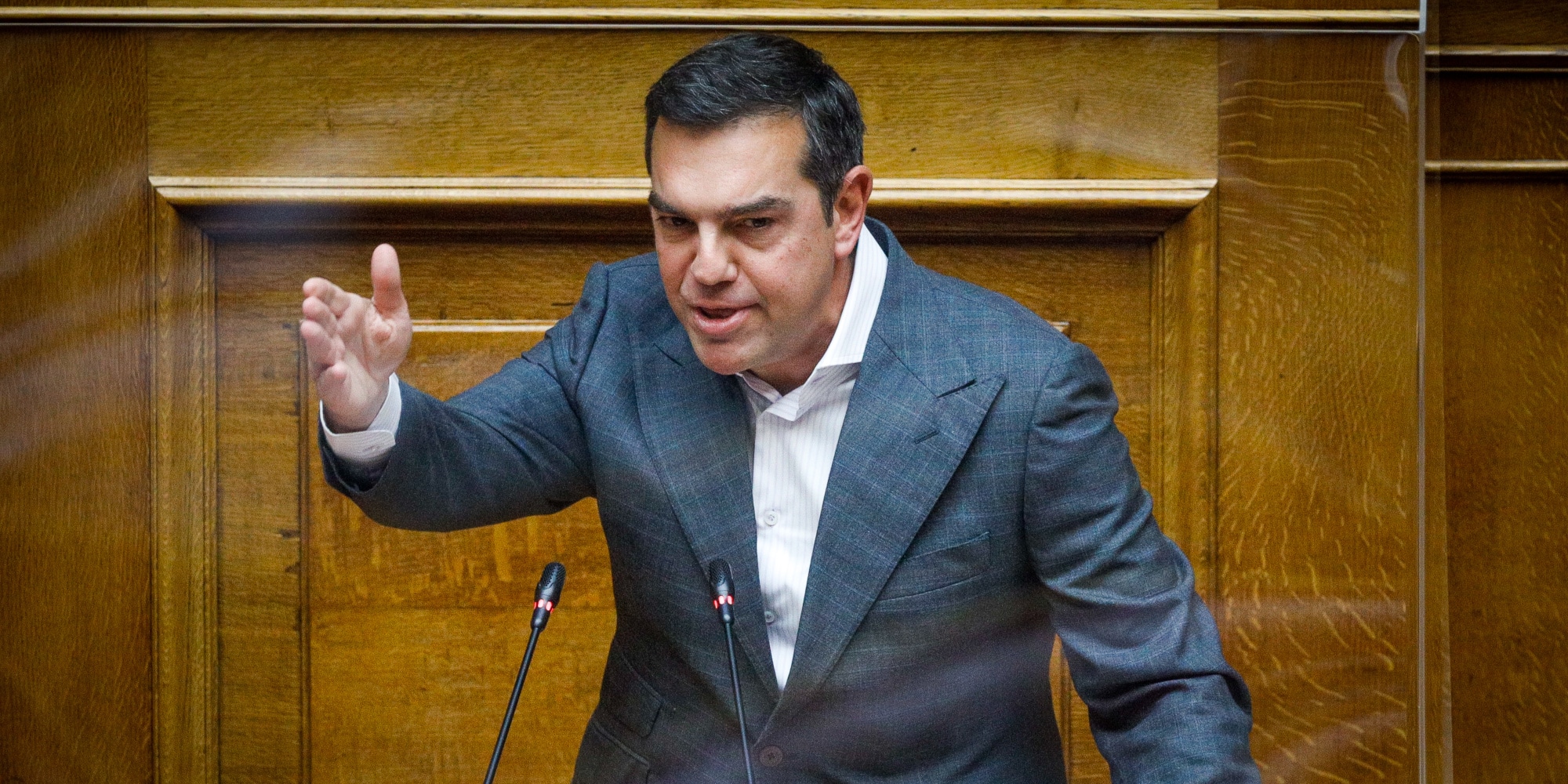 Ο πρόεδρος του ΣΥΡΙΖΑ Αλέξης Τσίπρας στο βήμα της Βουλής