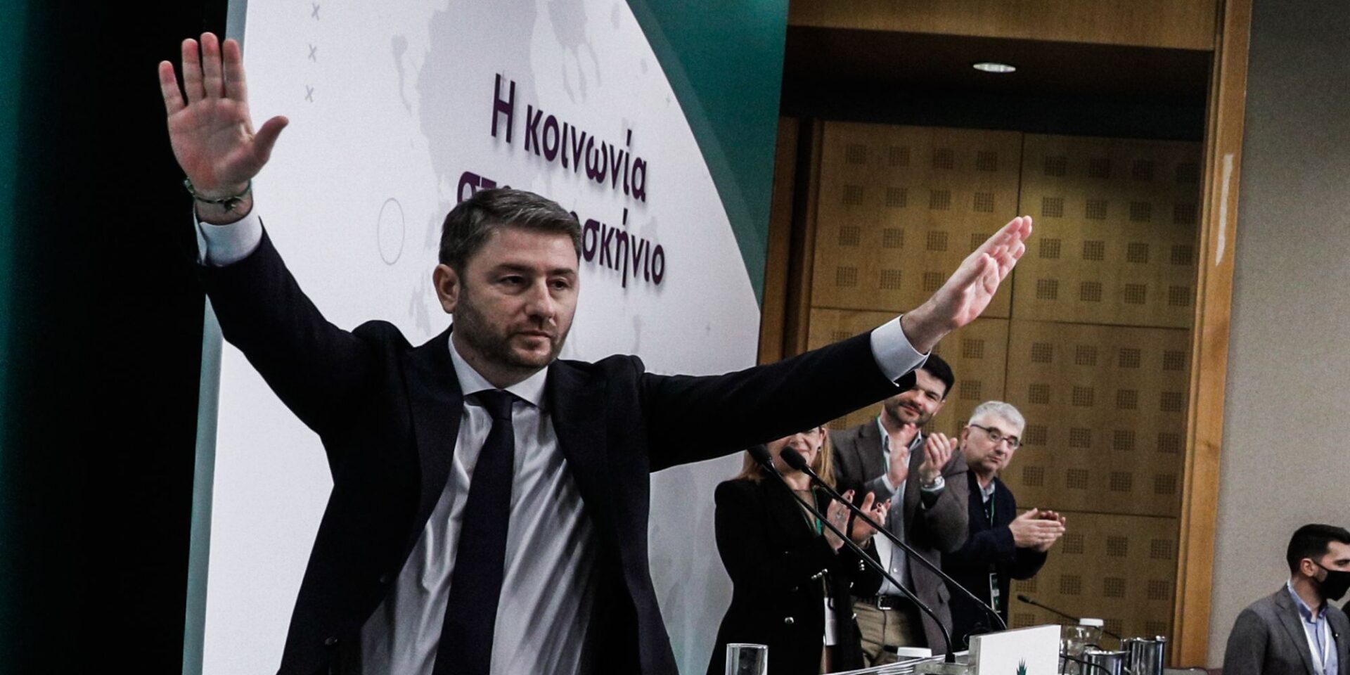 Ο Νίκος Ανδρουλάκης σε συνεδρίαση του ΠΑΣΟΚ