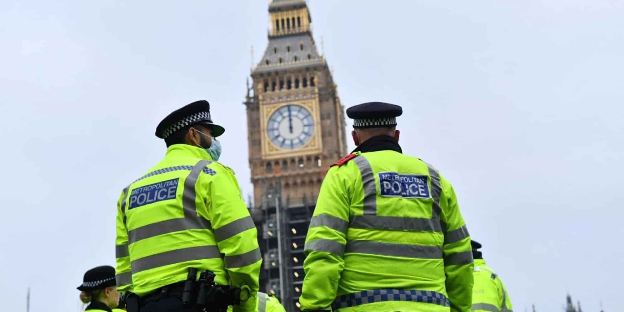 Νέο σκάνδαλο με αστυνομικούς στην Βρετανία
