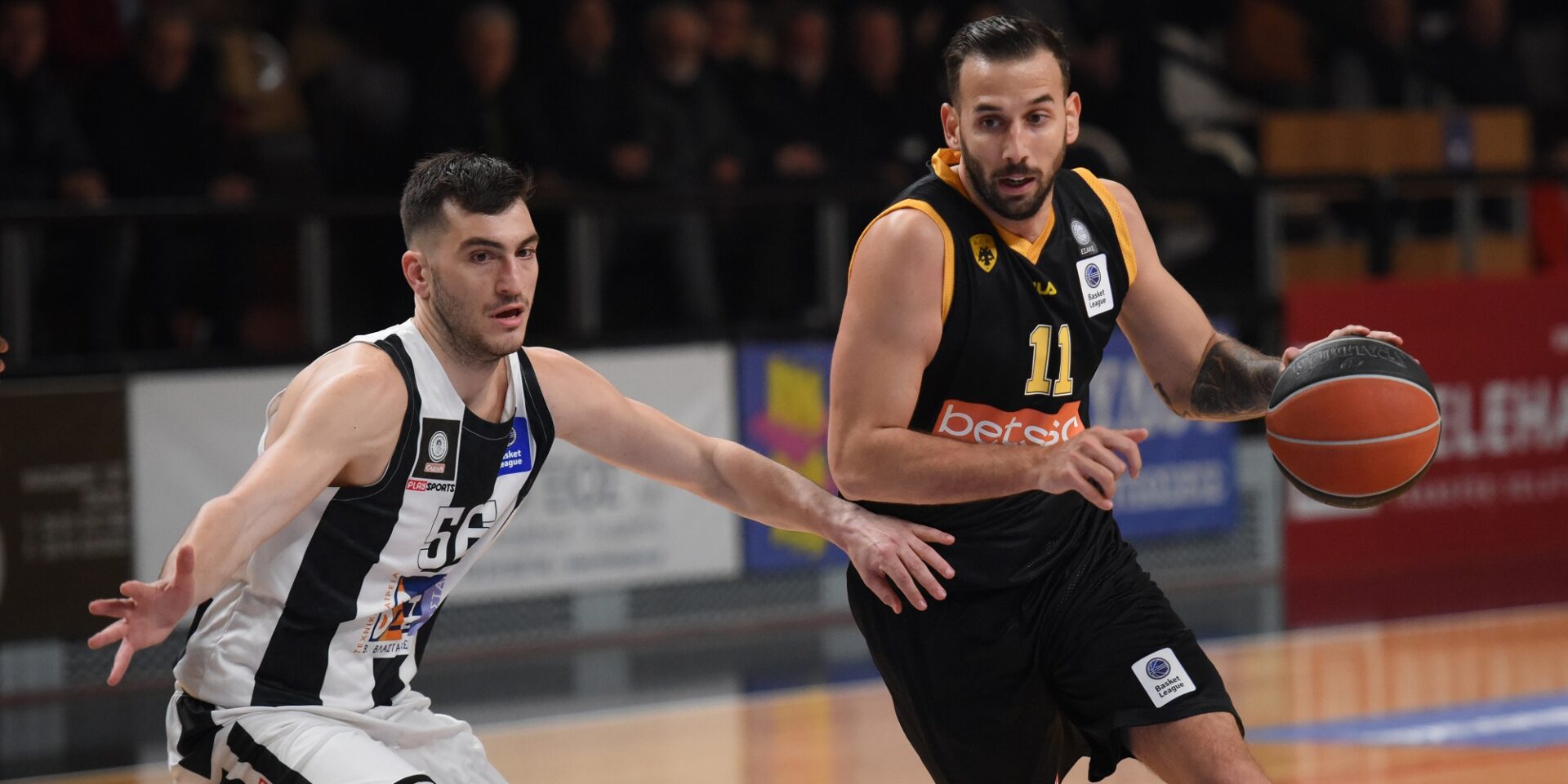 Φάση από το Απόλλων Πάτρας-ΑΕΚ για την Basket League