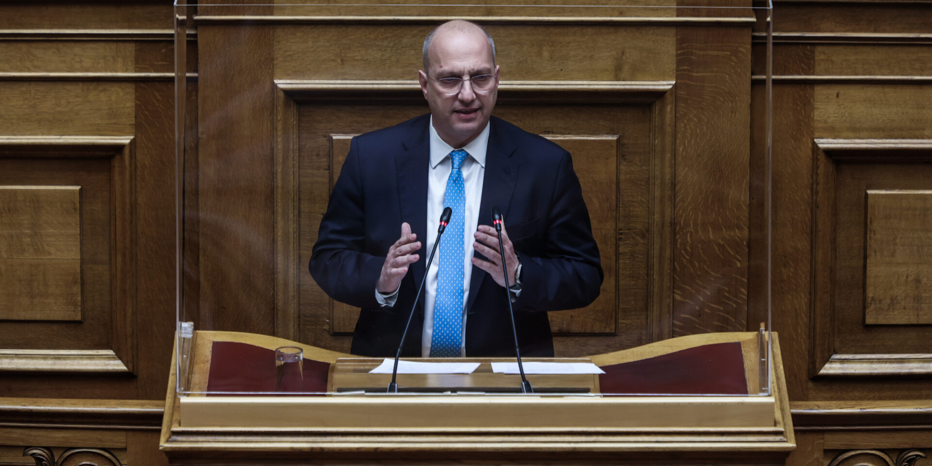 Ο Γιάννης Οικονόμου