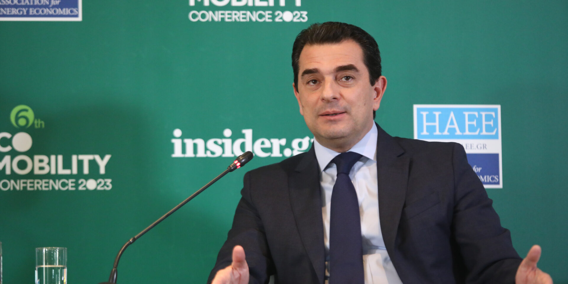 Ο Κώστας Σκρέκας