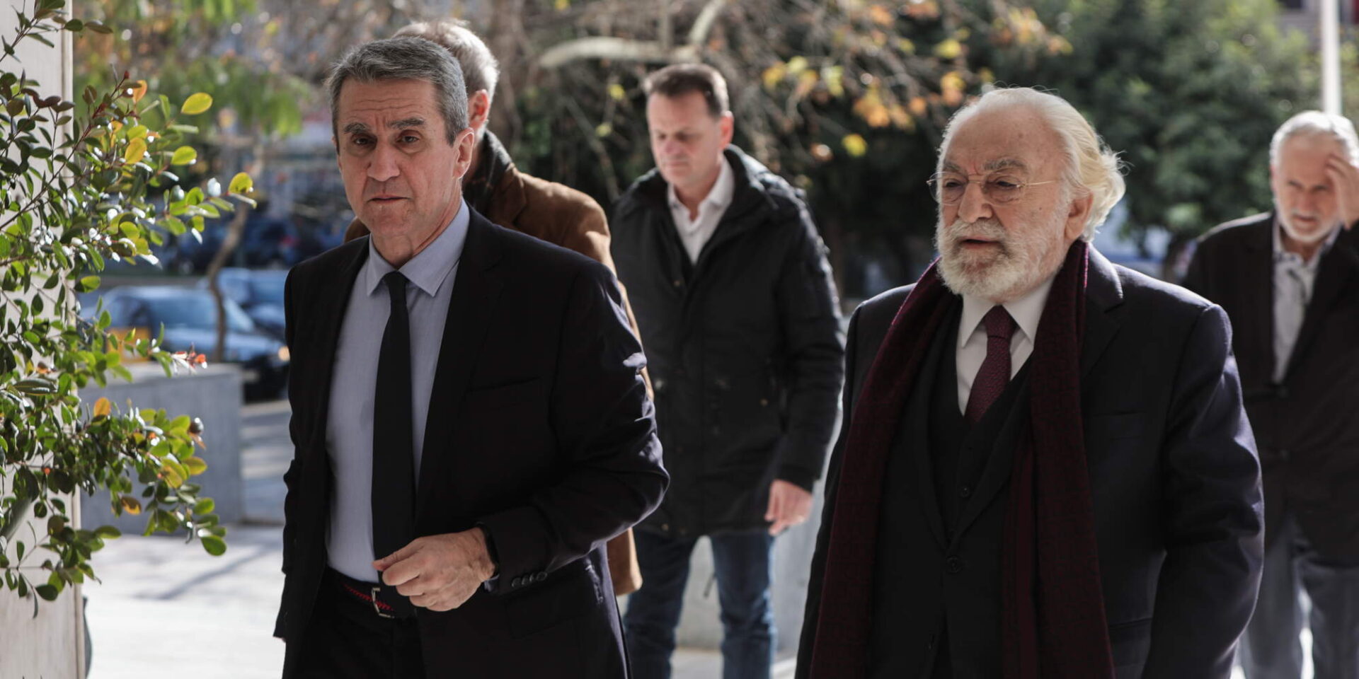 Ο Ανδρέας Λοβέρδος και ο Χρήστος Καλογρίτσας στο Ειδικό Δικαστήριο για τις τηλεοπτικές άδειες επί ΣΥΡΙΖΑ